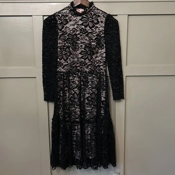 Eliza J Long Sleeve Mock Neck Fit & Flare Lace Dress in Black Size 2 - Picture 3 of 14